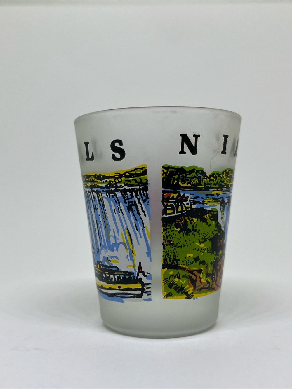 Frosted Glass Niagara FallsShot Glass with USA and Canada Flags - White/Red/Blue - Picture 6 of 6